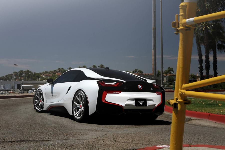  BMW i8 by Vorsteiner (V-FF 103) 2016 года  (фото 9 из 32)